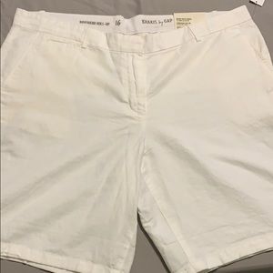 GAP boyfriend roll up linen shorts